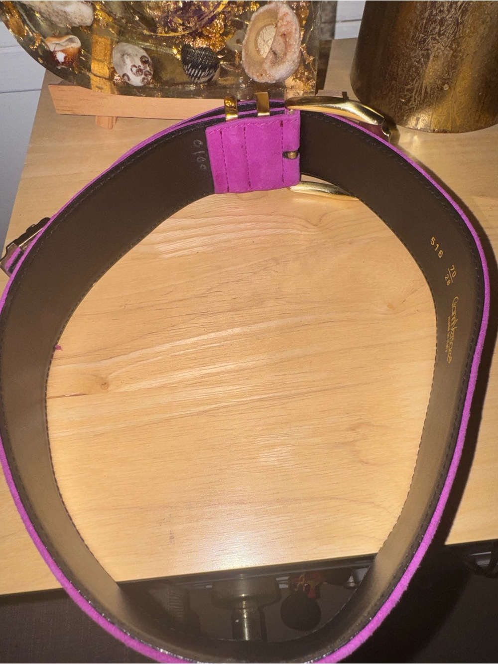 80s Vintage Gianni Versace Fuchsia Suede Wide Belt with Gold-Tone Chain Buckle - Picture 5 of 8